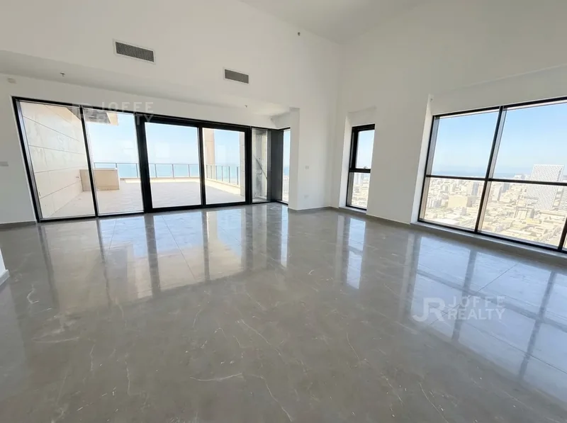 סלון ויציאה למרפסת — פנטהאוז 2